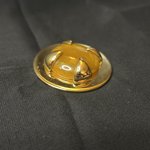 Vintage Givenchy Paris Gold Plated Resin Brooch - Picture 2 of 6